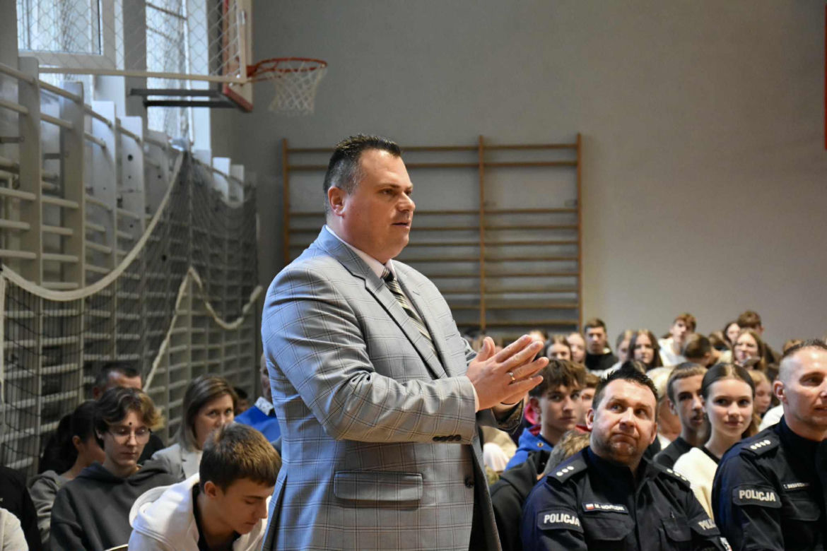 Dominik Dąbrowski spotkał się z młodzieżą III LO w Grudziądzu cz. I