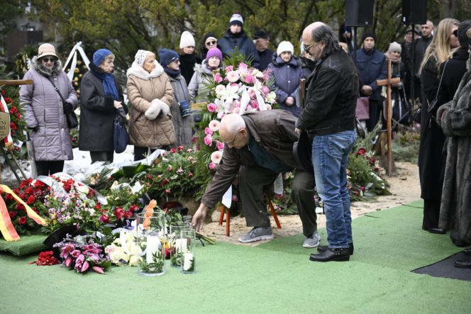 Bożena Dykiel spoczęła na Powązkach Wojskowych