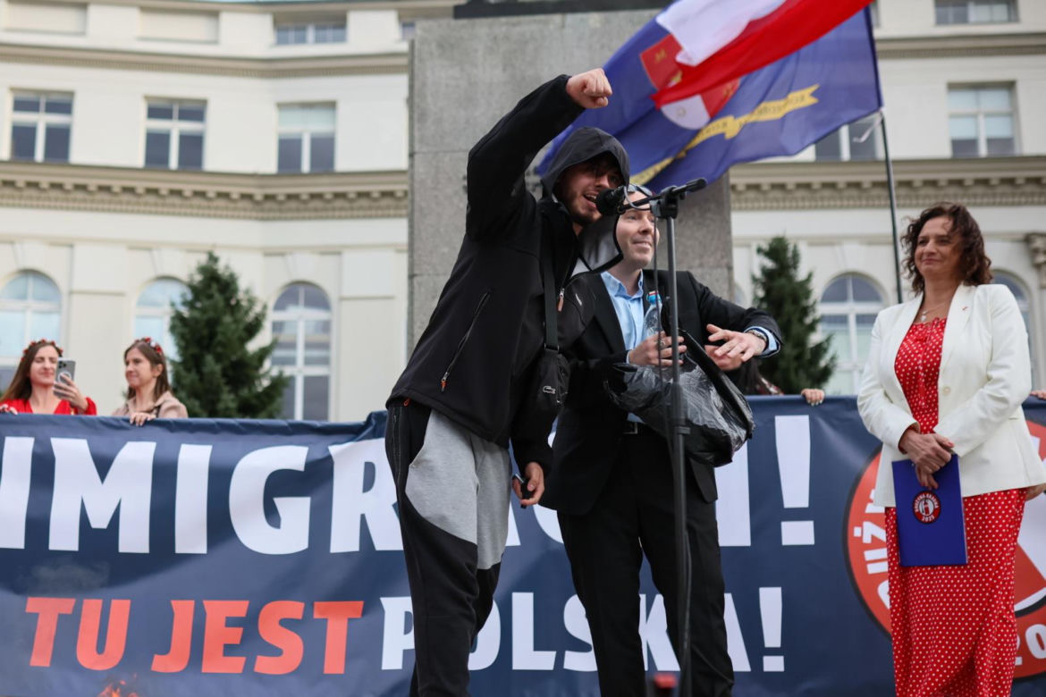 W Warszawie odbył się antyimigrancki marsz i kontrmanifestacja. Pojawiło się kilka tysięcy osób