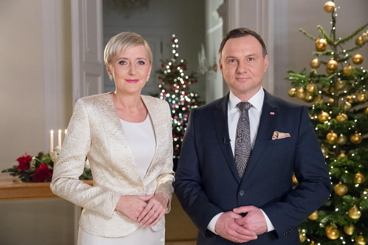 Świąteczne stylizacje Agaty Dudy 