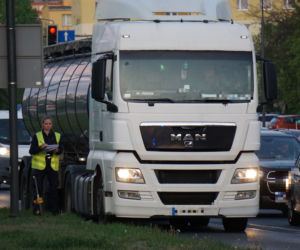 Potrącenie na pasach w Bydgoszczy! Dwie osoby poważnie ranne [ZDJĘCIA]