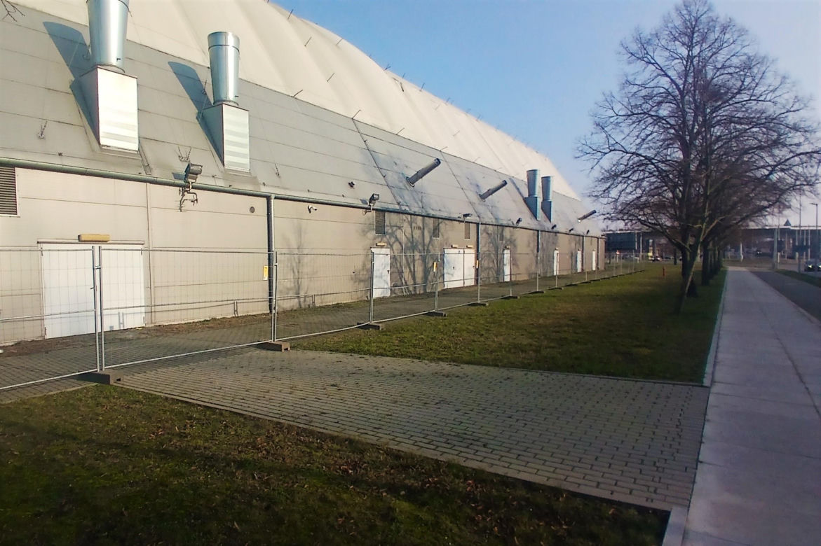 Namiot przy ul. Energetyków wciąż nie został rozebrany