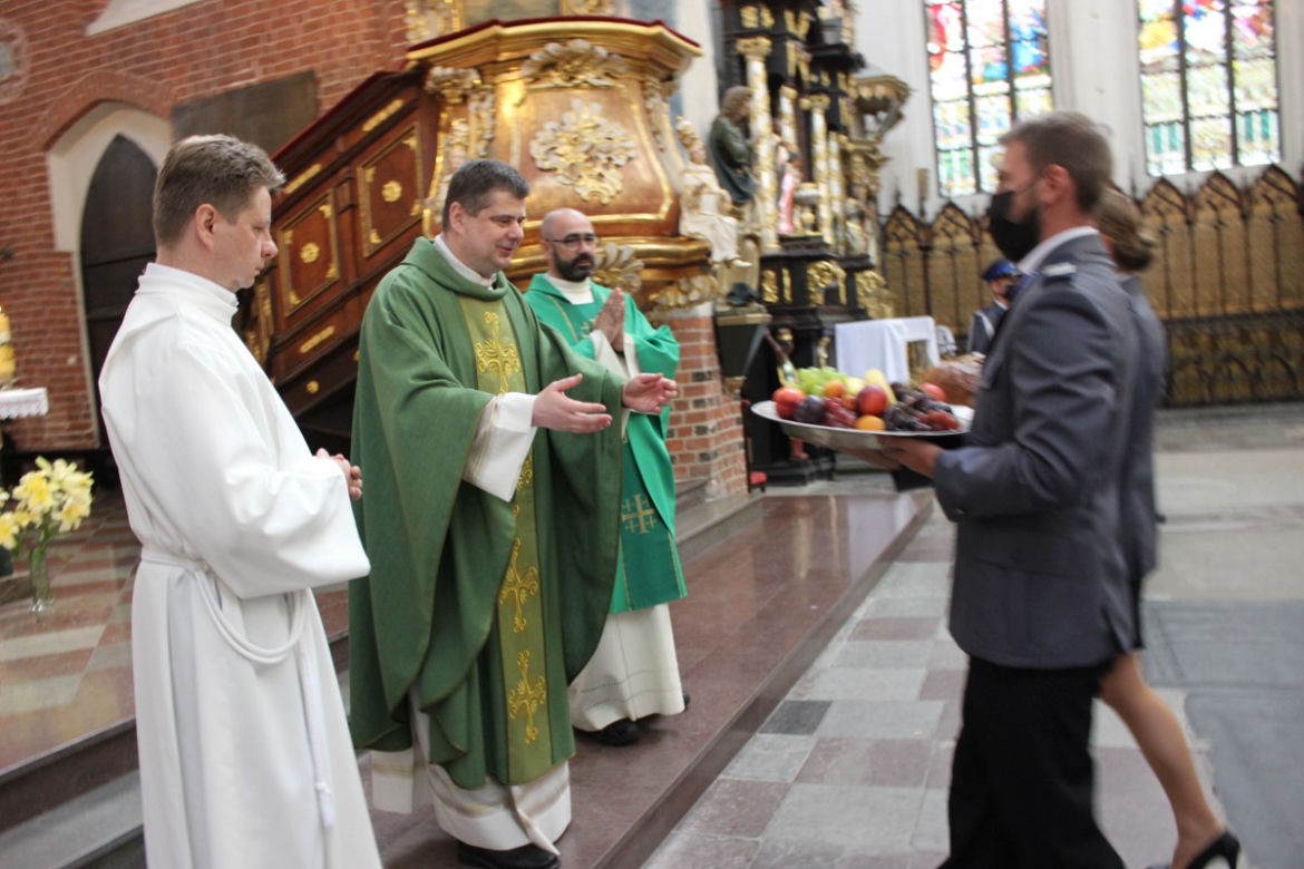 Święto policji w Toruniu. Funkcjonariusze odebrali nagrody i nominacje