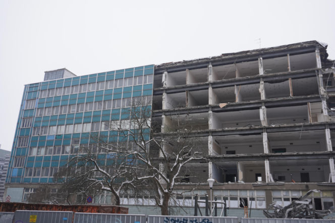 Rozbiórka słynnego budynku UW na Mokotowie