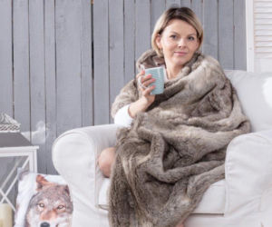 Pled futrzany Grey Wolf marki Dekoria