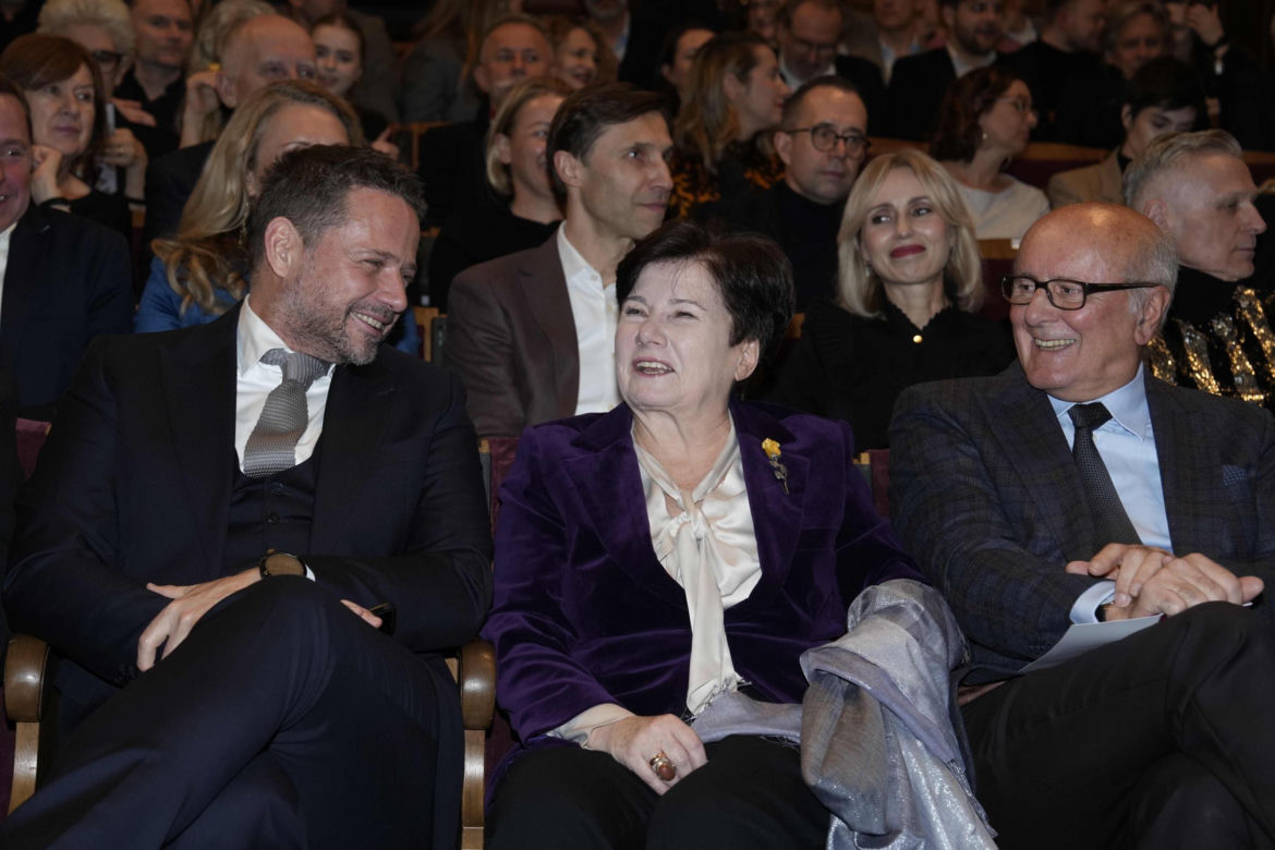 Trzaskowski wśród gwiazd. Prezydent błyszczał na premierze w Teatrze 6.Piętro