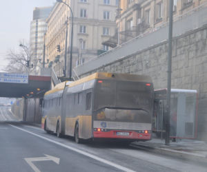 Wożą pasażerów brudasami