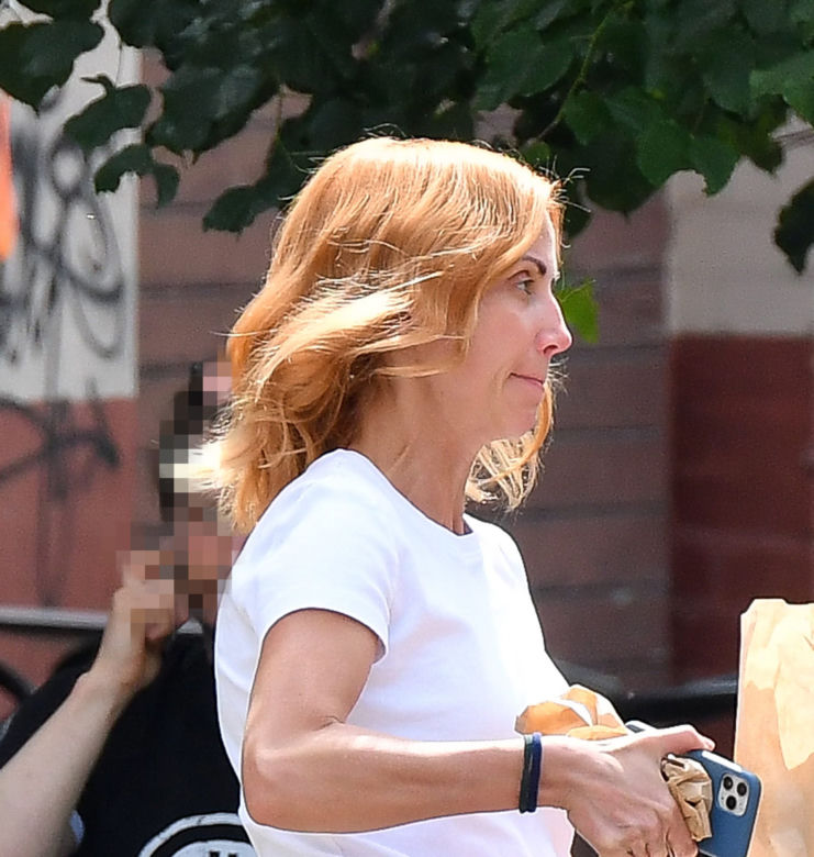 Katarzyna Zielińska parkuje na ulicy