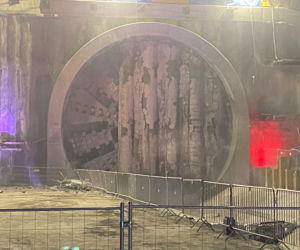 Tarcza przebiła się na drugą stronę. To będzie najdłuższy tunel kolejowy w Polsce