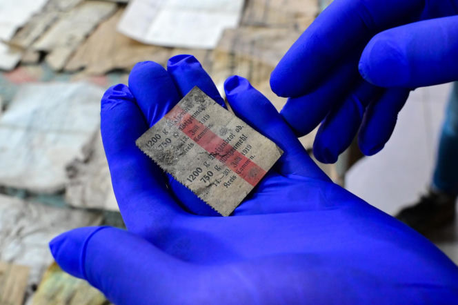 Dokumenty przeleżały na strychu prawie 100 lat