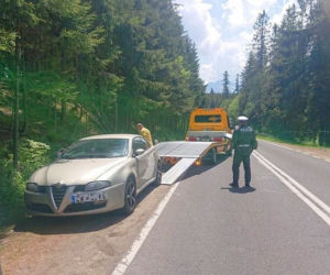 Tłumy na parkingach pod Morskim Okiem