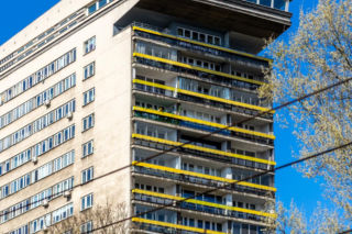 Mieszkania tylko za dewizy, na szczycie kawiarnia. Blok Młotek w PRL-u był luksusowym apartamentowcem