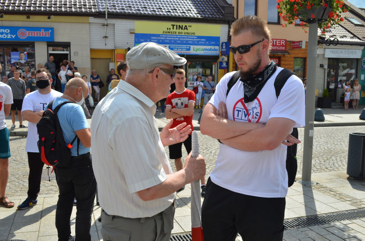 Zwolennicy Trzaskowskiego na wiecu Dudy