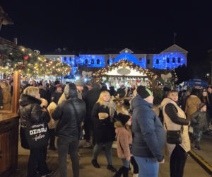 Miasto rozbłysło świąteczną magią! Tłumy na wielkim otwarciu Bydgoskiego Jarmarku Świątecznego