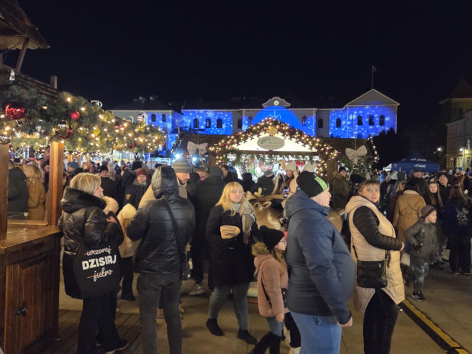 Miasto rozbłysło świąteczną magią! Tłumy na wielkim otwarciu Bydgoskiego Jarmarku Świątecznego