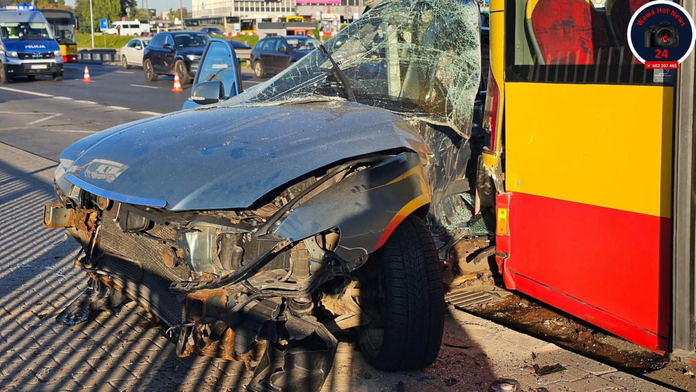 24-latek wbił się w tył autobusu i zmarł. Tragedia w Al. Jerozolimskich w Warszawie