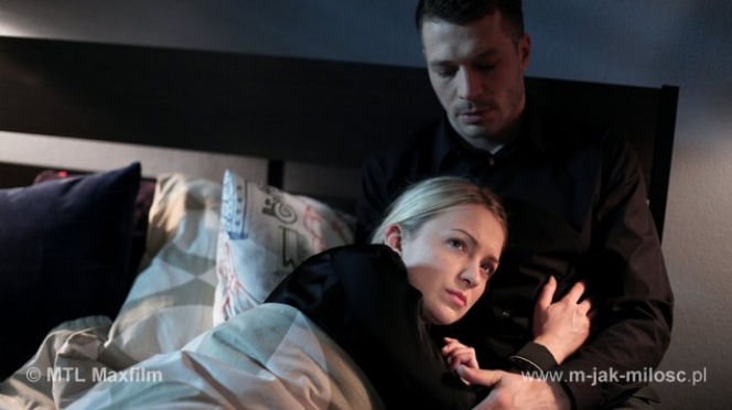M jak miłość odc. 1150. Joasia (Barbara Kurdej-Szatan), Tomek (Andrzej Młynarczyk)