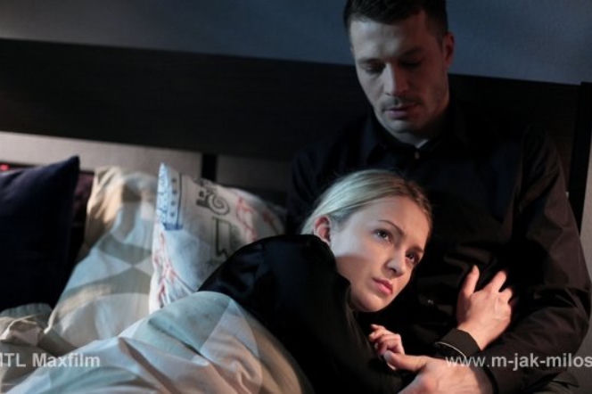 M jak miłość odc. 1150. Joasia (Barbara Kurdej-Szatan), Tomek (Andrzej Młynarczyk)