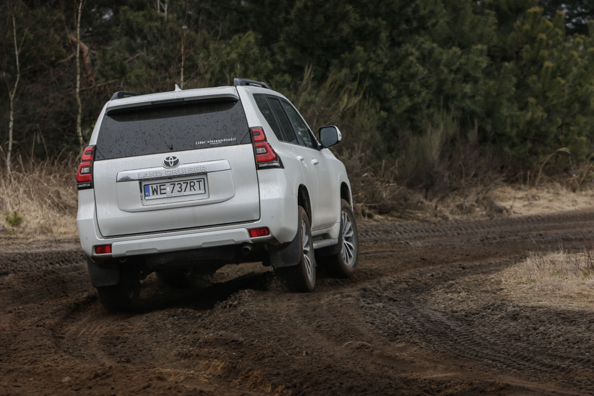 Toyota Land Ctruiser 2.8 D-4D 177 KM 6 A/T Invincible