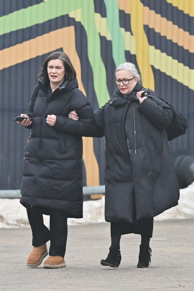 Krystyna Janda kurzy w aucie