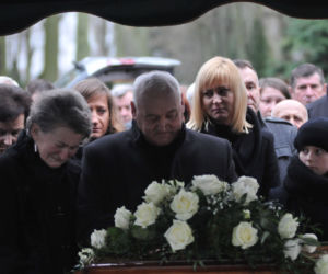 Pogrzeb ofiar w Kamieniu Pomorskim. Małżeństwa Małgorzaty i Ryszarda P. rodziców Julci oraz Ryszarda B.