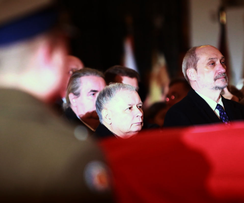 Skandal na pogrzebie Romaszewskiego? Zdjęcia z pogrzebu RELACJA