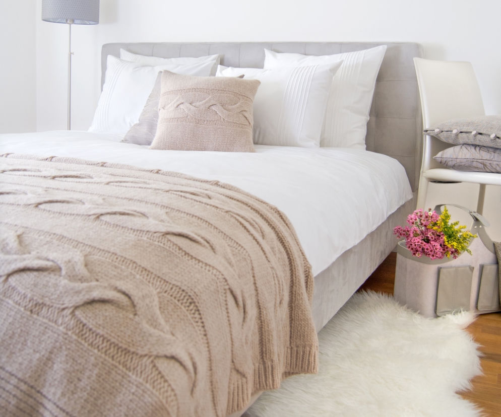 Jasna sypialnia (źródło: www.designersko.pl)