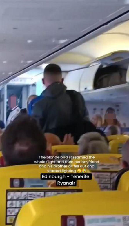 Bijatyka w samolocie! Pijani pasażerowie oszaleli, wszystko się nagrało