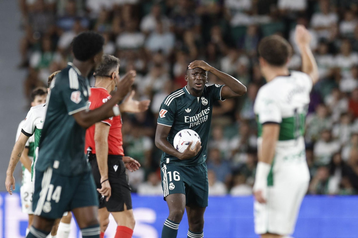 Mbappe i Vinicius wywołali skandal w Hiszpanii