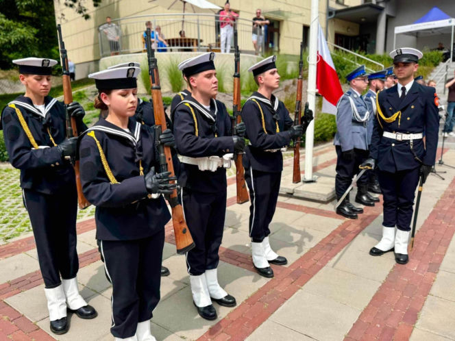 Święto Policji w Starachowicach. Uroczyste awanse, rodzinny piknik i podziękowania