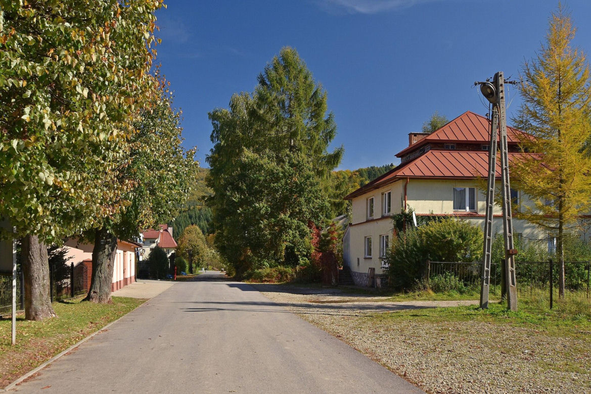 To niezwykła wieś na mapie Małopolski. Od wieków zamieszkują ją Łemkowie