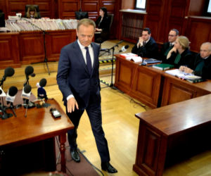 DONALD TUSK ZEZNANIA SĄD