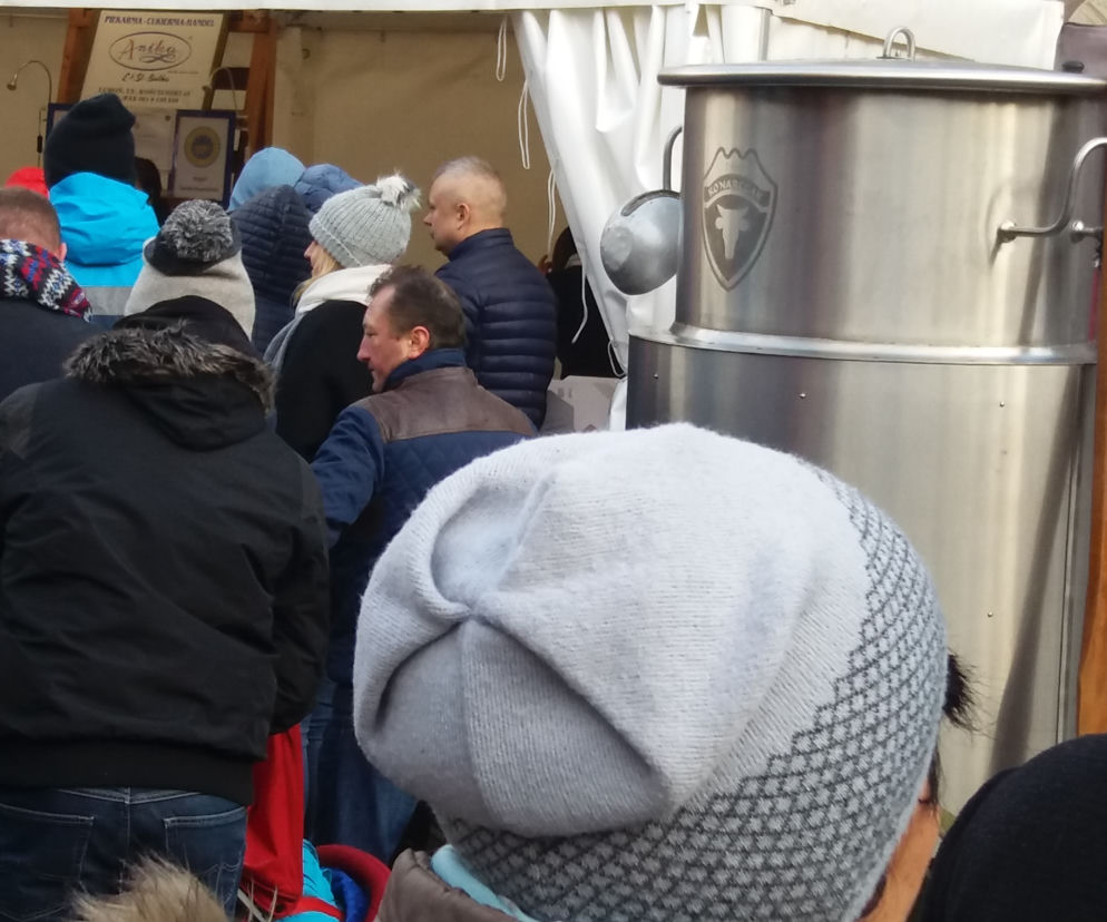 Kocioł z zupą z gęsiny w przygotowaniu