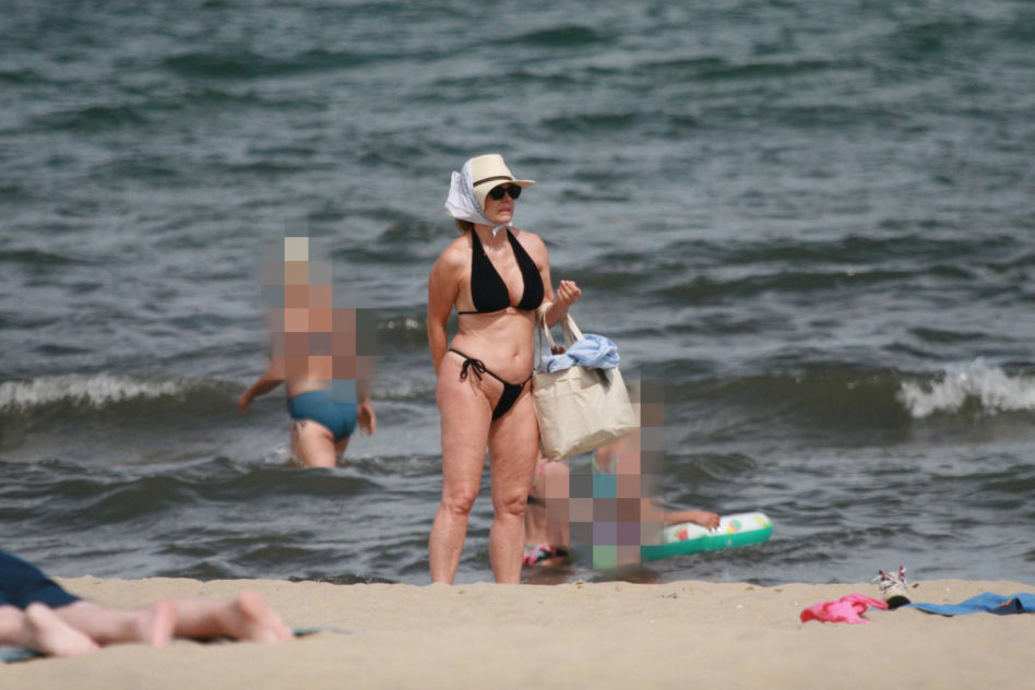 Ewa Skibińska na plaży
