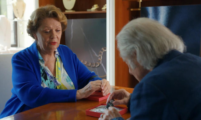 Barwy szczęścia odc. 3273. Józefina Rawiczowa (Elżbieta Jarosik), jubiler (Wojciech Gałziński)