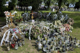 Grób Nikoli Węgłowskiej utonął w kwiatach
