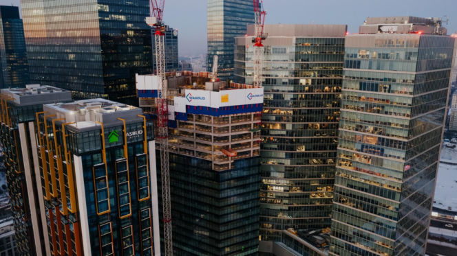 W centrum Warszawy trwa budowa Skylinera II