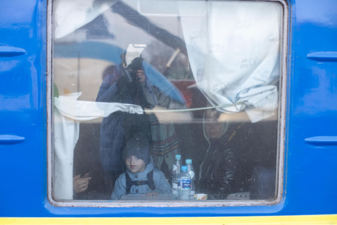 Ukraina. Pociąg z Lwowa z ukraińskimi uchodźcami