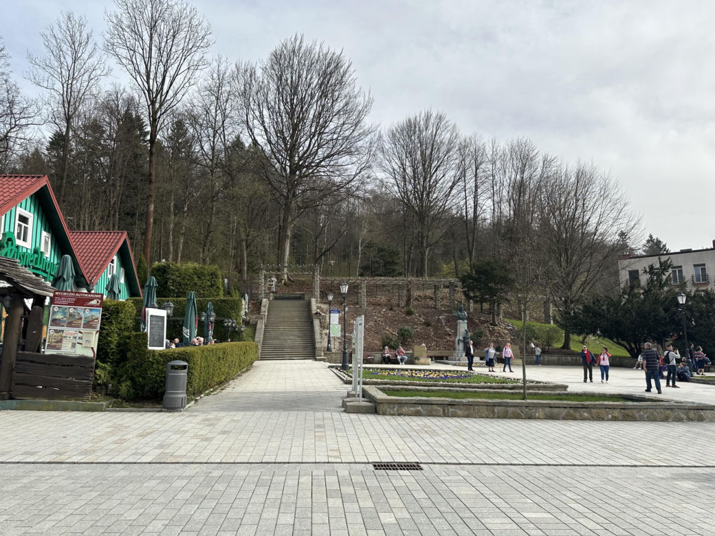 Krynica-Zdrój znów tętni życiem. Uzdrowisko przeżywa drugą młodość 