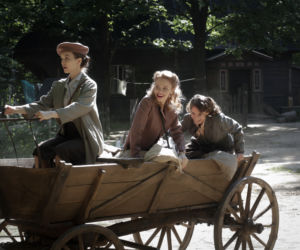 Wojenne dziewczyny 4 odc. 45. Ewa (Vanessa Aleksander), Marysia (Aleksandra Pisula), Nitka (Maja Szopa)