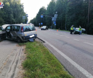 Pijana kobieta wiozła dzieci. Skończyło się wypadkiem