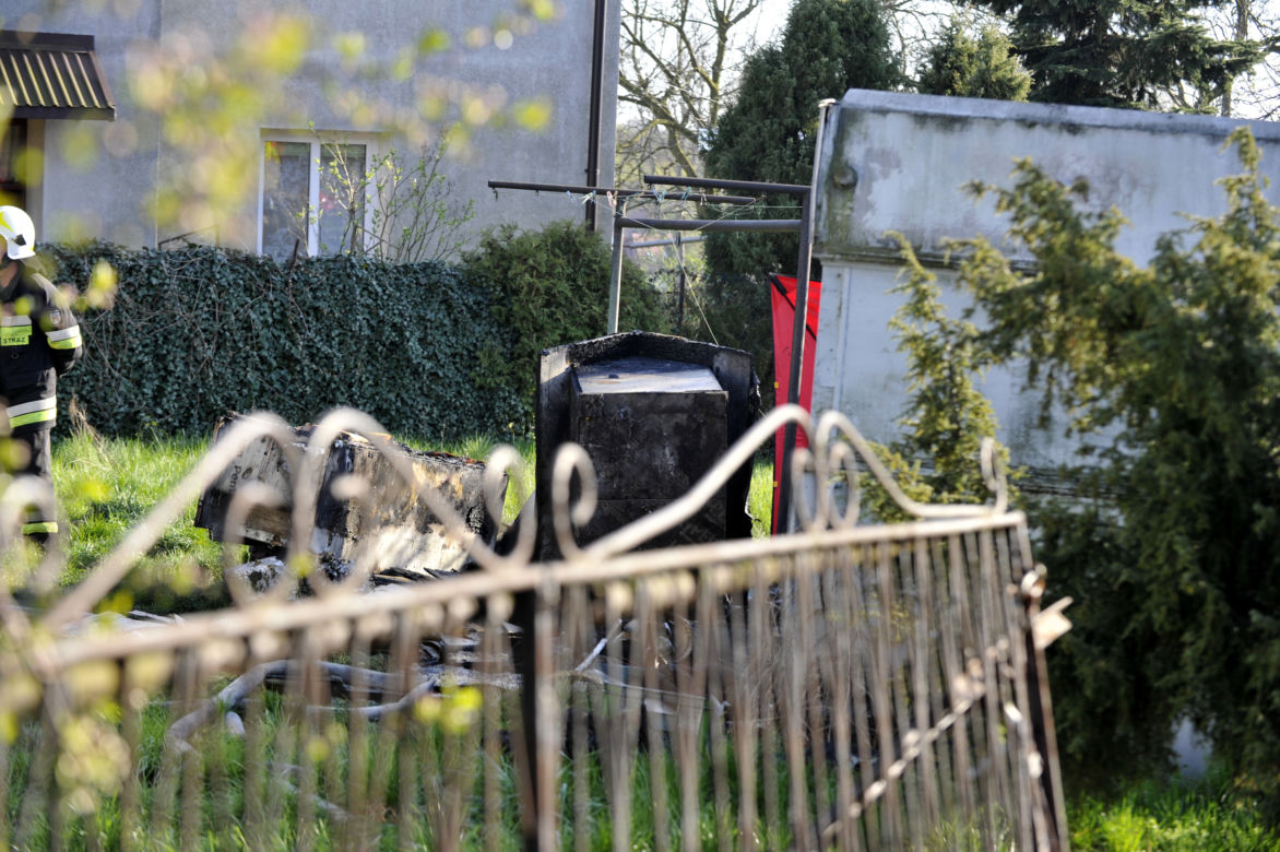 Pożar przyczepy w Lipnie. Jedna osoba nie żyje