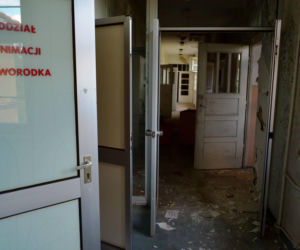Sfotografował opuszczony szpital i prosektorium. Tylko dla ludzi o mocnych nerwach! 