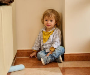 W ten sposób złagodzisz poranne awantury o zakładanie butów