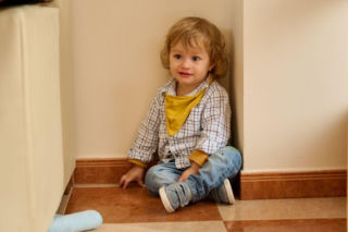 Poranna awantura o buty to nie złośliwość. Sprawdź, co tak naprawdę próbuje ci powiedzieć dziecko