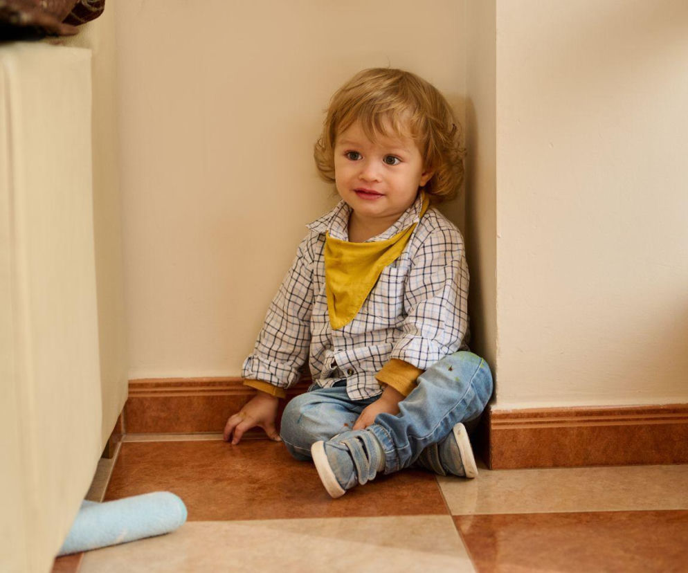 W ten sposób złagodzisz poranne awantury o zakładanie butów