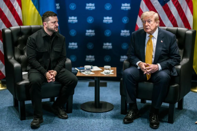 Prezydent Zełenski i Donald Trump podczas spotkania. O napięciach na linii USA-Ukraina czytaj na SE Portal Obronny.