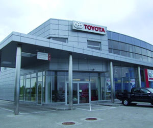 Salon i serwis samochodowy Toyota, Wałbrzych, ul. Uczniowska