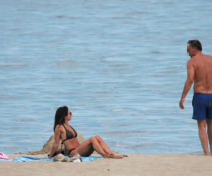 Marta Kaczyńska z mężem na plaży