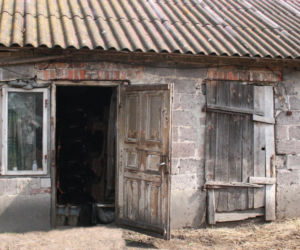 Stanisław latami trzymał ukochaną w komórce obok świń. „Podbieram paszę i zlewki z koryta”